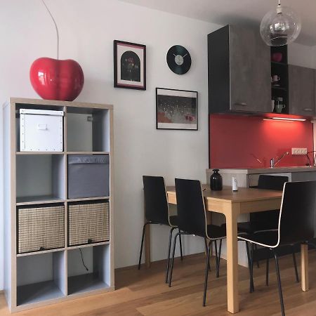 Red Flower Apartment With Pool - 5 Min To Lake Wenen Buitenkant foto