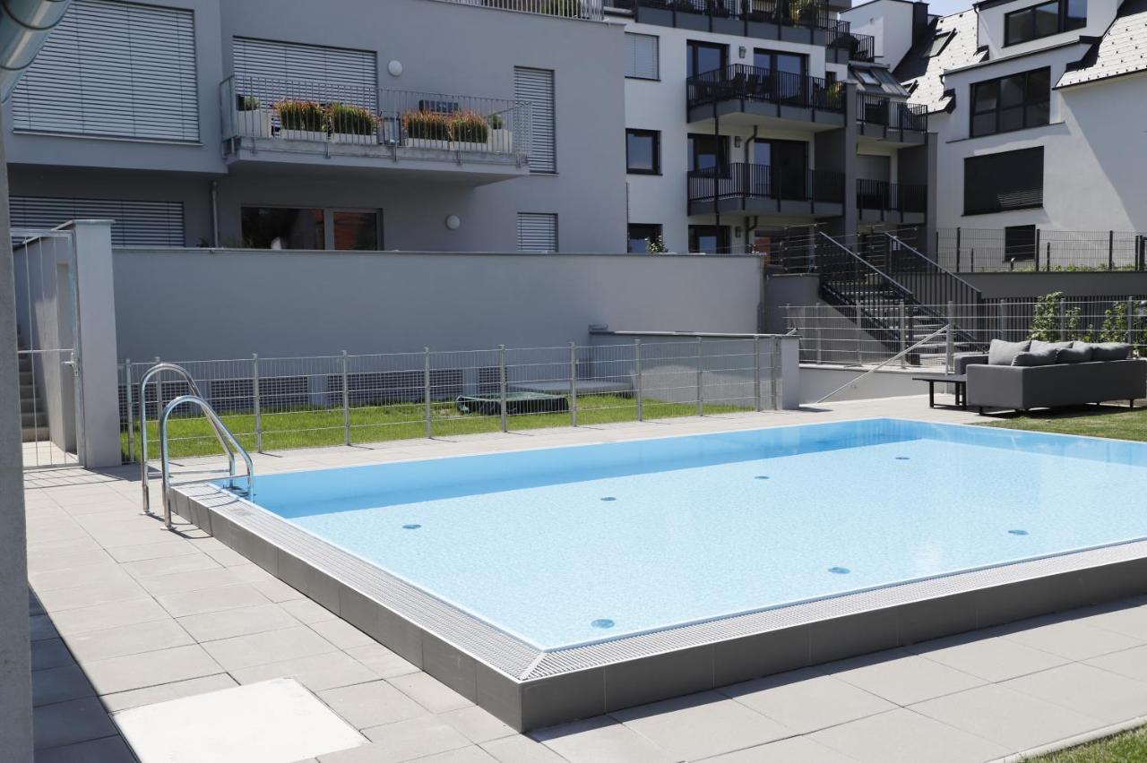 Red Flower Apartment With Pool - 5 Min To Lake Wenen Buitenkant foto