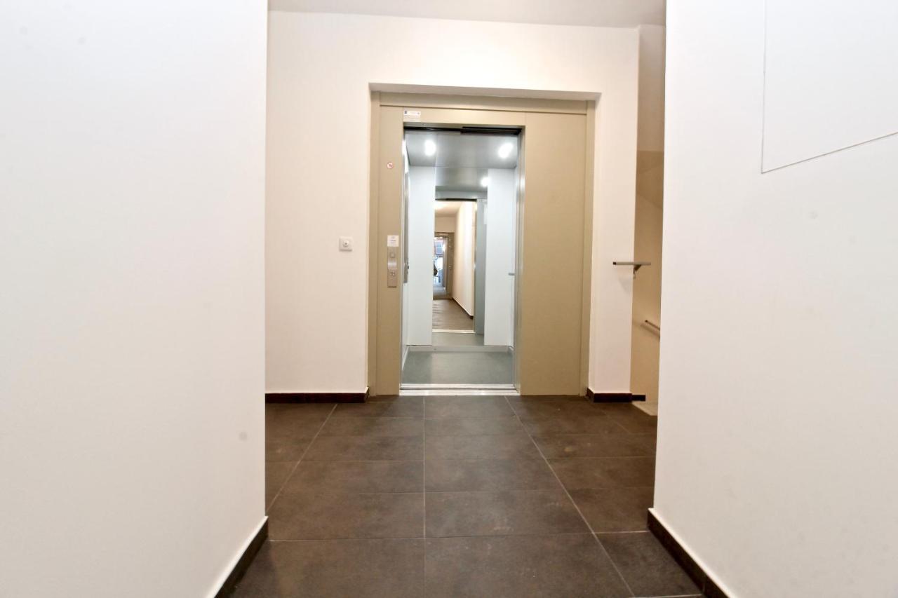 Red Flower Apartment With Pool - 5 Min To Lake Wenen Buitenkant foto
