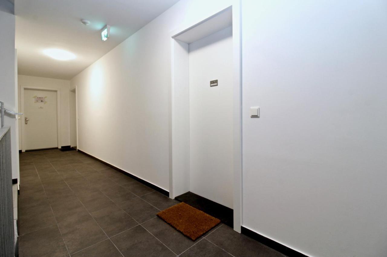Red Flower Apartment With Pool - 5 Min To Lake Wenen Buitenkant foto