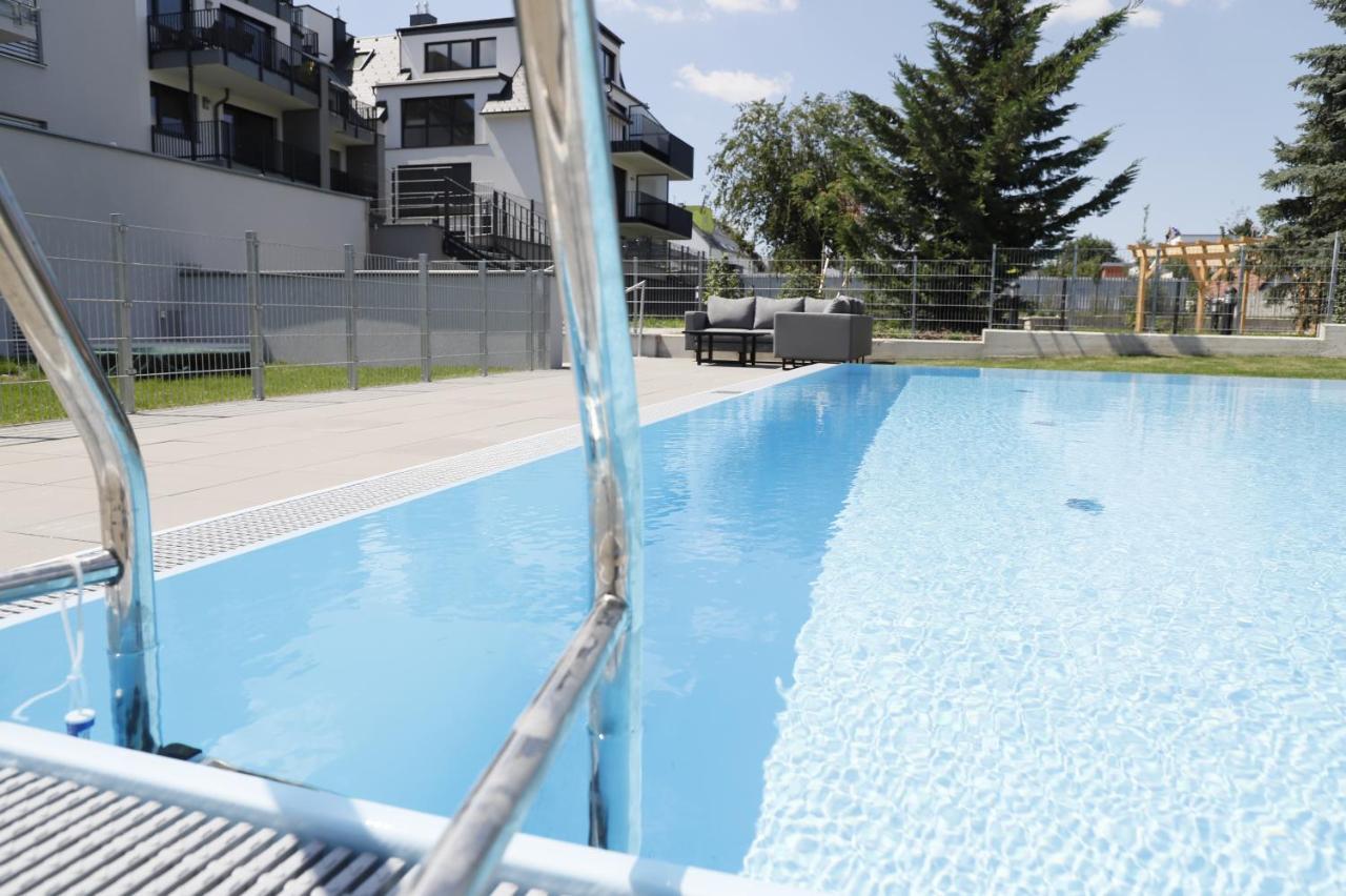 Red Flower Apartment With Pool - 5 Min To Lake Wenen Buitenkant foto
