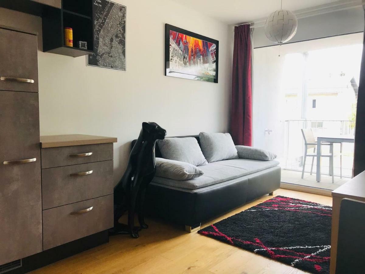 Red Flower Apartment With Pool - 5 Min To Lake Wenen Buitenkant foto